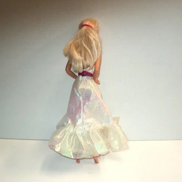 Barbie Crystal Superstar Doll 1966 White Iridescent Gown Defects-Leg Spots - Picture 2 of 12